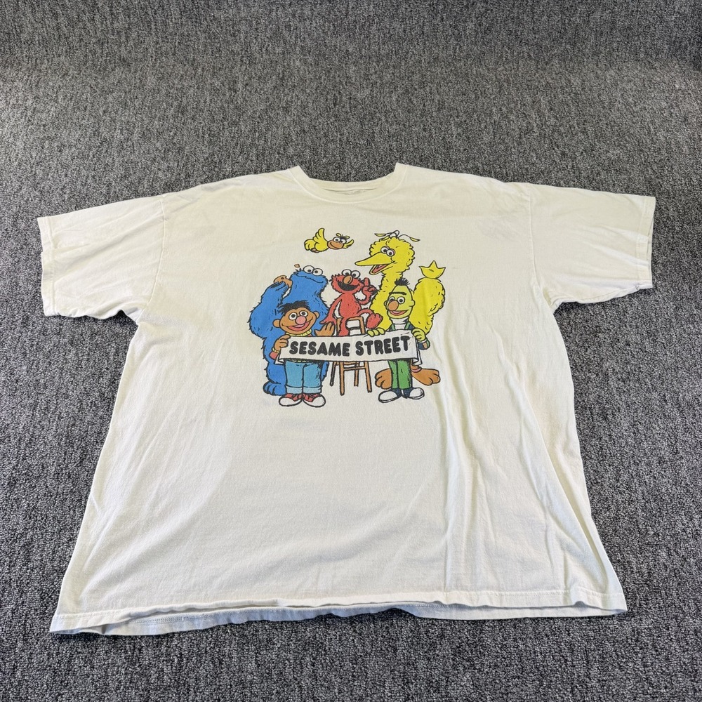 Sesame Street T-Shirt Mens XL White Bird Elmo Cookie Monster Graphic Crew Neck